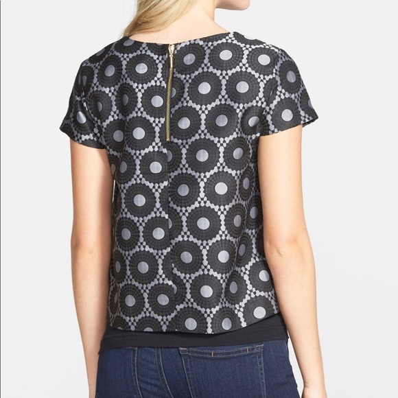 Kensie Brocade Top NWOT Black & Silver Geometric Adorable & Super Flattering! - Picture 8 of 8